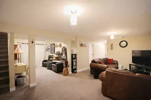 10564 S Weeping Willow Dr E, Sandy, UT 84070 - Photo 16