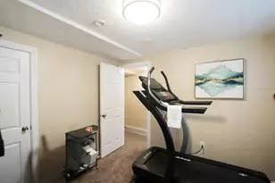 10564 S Weeping Willow Dr E, Sandy, UT 84070 - Photo 18