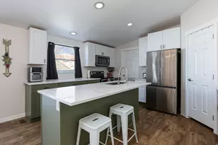 632 S Hillside Dr, Kanab, UT 84741 - Photo 2