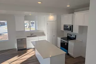 781 N Pheasantbrook Dr, Centerville, UT 84014 - Photo 4