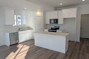 781 N Pheasantbrook Dr, Centerville, UT 84014 - Photo 8