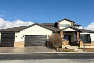 674 S Lake View Dr, Vineyard, UT 84059 - Photo 2