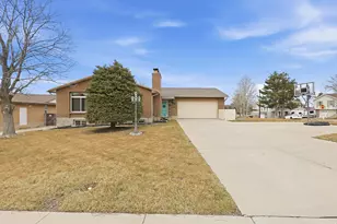 1139 E Hidden Valley Dr, Sandy, UT 84094 - Photo 36