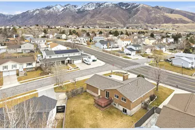 1139 E Hidden Valley Dr, Sandy, UT 84094 - Photo 42