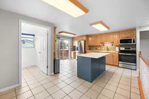 1139 E Hidden Valley Dr, Sandy, UT 84094 - Photo 14