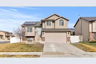 884 Willowbrook Ln, Pleasant View, UT 84404 - Photo 4