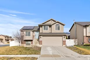 884 Willow Brook Ln, Pleasant View, UT 84404 - Photo 4