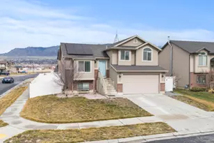 884 Willow Brook Ln, Pleasant View, UT 84404 - Photo 6
