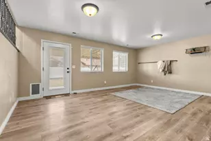 884 Willow Brook Ln, Pleasant View, UT 84404 - Photo 22