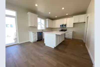 392 W Sapphire Dr #7007, Tooele, UT 84074 - Photo 4