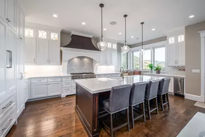 12056 S Cortina Crest Dr, Draper, UT 84020 - Photo 2