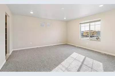 261 N Roundabout St, Saratoga Springs, UT 84045 - Photo 4