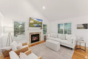 5037 S Cotton Tree Ln, Holladay, UT 84117 - Photo 2