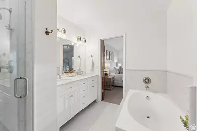 5037 S Cotton Tree Ln, Holladay, UT 84117 - Photo 12