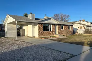 5332 Crocket Dr, Kearns, UT 84118 - Photo 2