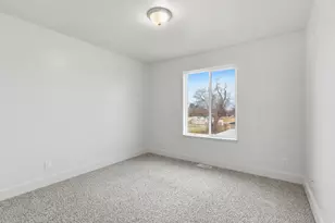 76 N Center St, Wellsville, UT 84339 - Photo 20