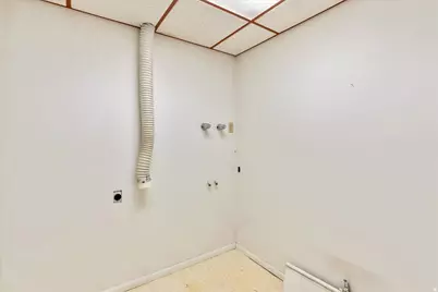 3355 W Meadowbrook Dr, Salt Lake City, UT 84119 - Photo 36