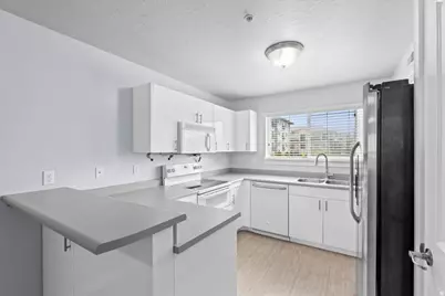 1004 N 1090 W #203, Orem, UT 84057 - Photo 4