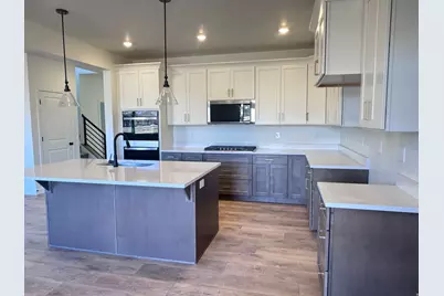 964 W Motor Vu Dr #215, Riverdale, UT 84405 - Photo 2