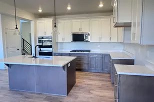 964 W Motor Vu Dr, Riverdale, UT 84405 - Photo 2