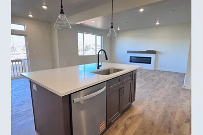 964 W Motor Vu Dr #215, Riverdale, UT 84405 - Photo 6