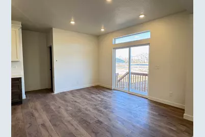 964 W Motor Vu Dr #215, Riverdale, UT 84405 - Photo 8