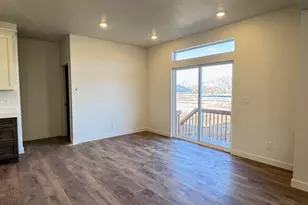 964 W Motor Vu Dr, Riverdale, UT 84405 - Photo 8