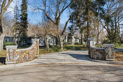 5575 S Merlyn Cir, Holladay, UT 84117 - Photo 6