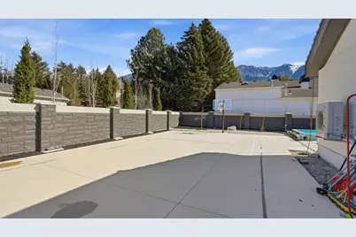 1 Quietwood Ln, Sandy, UT 84092 - Photo 34