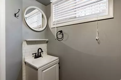 33 W Wicker Ln, Bountiful, UT 84010 - Photo 16