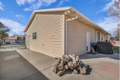 12433 S Harvest Ave W, Riverton, UT 84065 - Photo 46