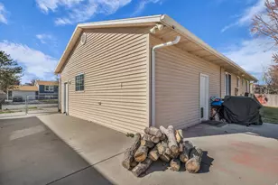 12433 S Harvest Ave W, Riverton, UT 84065 - Photo 46