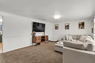 12433 S Harvest Ave W, Riverton, UT 84065 - Photo 8