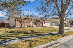 12433 S Harvest Ave W, Riverton, UT 84065 - Photo 4