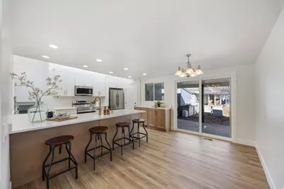 10366 S Larkspur Cir, Sandy, UT 84094 - Photo 8