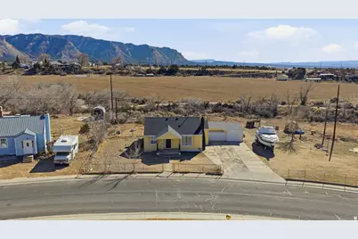 148 S Grassy Trail Dr, East Carbon, UT 84520 - Photo 4