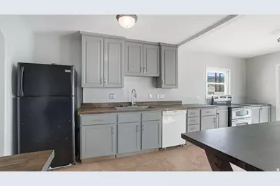 148 S Grassy Trail Dr, East Carbon, UT 84520 - Photo 18