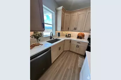 634 E Cedar Ct, Grantsville, UT 84029 - Photo 22