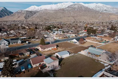 240 E Center St, Lindon, UT 84042 - Photo 4