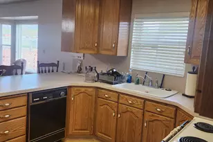 240 E Center St, Lindon, UT 84042 - Photo 2