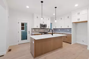 7029 W Lake Ave, South Jordan, UT 84009 - Photo 4