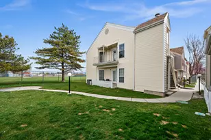 1444 W Beacon Hill Cir E, Taylorsville, UT 84123 - Photo 16