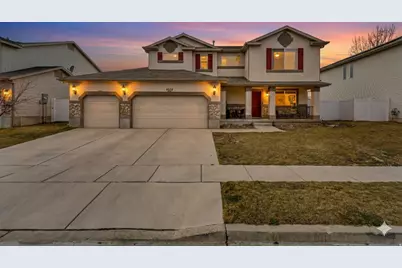 1024 W Manchester Dr N, North Salt Lake, UT 84054 - Photo 2