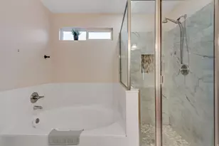 1024 W Manchester Dr N, North Salt Lake, UT 84054 - Photo 18