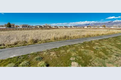 1024 W Manchester Dr N, North Salt Lake, UT 84054 - Photo 34