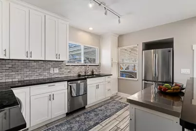 498 Parkway Ave, Tooele, UT 84074 - Photo 10