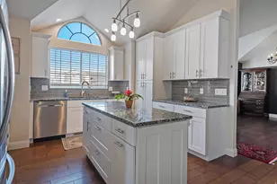 11755 S Canberra Dr, Sandy, UT 84094 - Photo 14