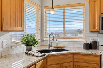 5272 W Sun Bloom Cir, Herriman, UT 84096 - Photo 12