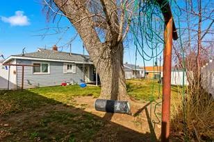 106 N 1st St, Tooele, UT 84074 - Photo 18