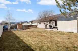 2146 E Shadow Dr S, Eagle Mountain, UT 84005 - Photo 24